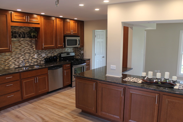 6433 Cedar Rd, Oak Forest, IL 60452 photo 2