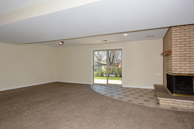 441 Beau Dr, Des Plaines, IL 60016 photo 8