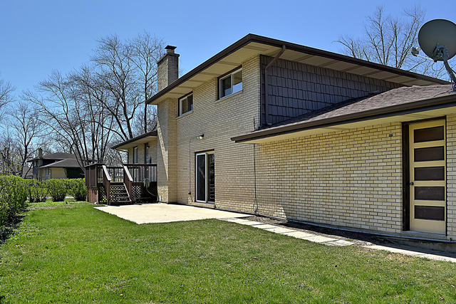 441 Beau Dr, Des Plaines, IL 60016 photo 22