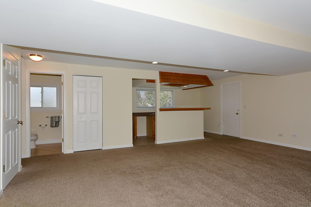 441 Beau Dr, Des Plaines, IL 60016 photo 10