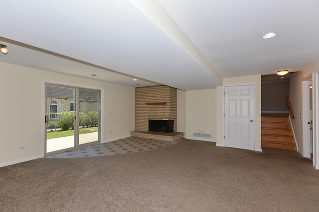 441 Beau Dr, Des Plaines, IL 60016 photo 9