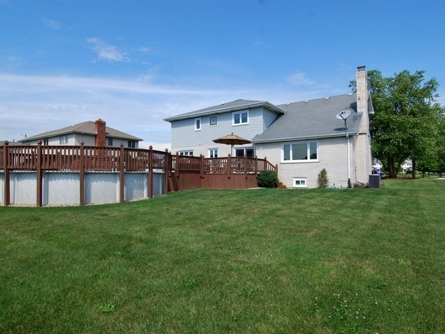 9019 Willow Ln, Mokena, IL 60448 photo 3