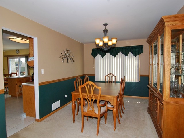 9019 Willow Ln, Mokena, IL 60448 photo 6
