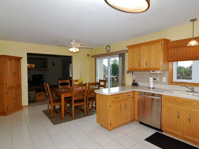 9019 Willow Ln, Mokena, IL 60448 photo 8