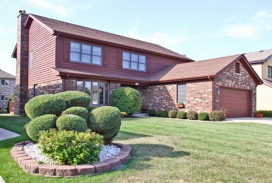 739 Yorkshire Ln, Des Plaines, IL 60016 photo 1