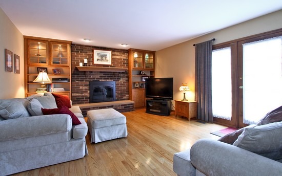 739 Yorkshire Ln, Des Plaines, IL 60016 photo 2