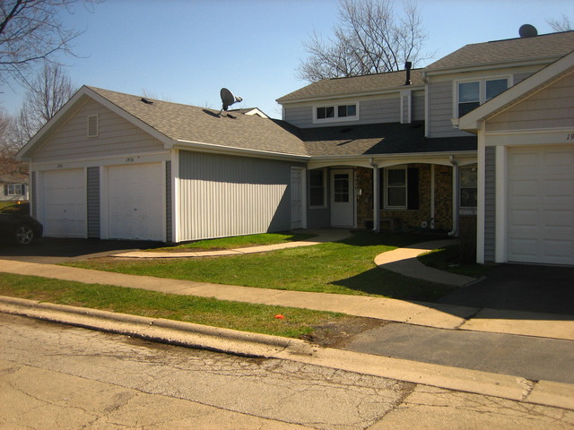 1936 Georgetown Ln, Hoffman Estates, IL 60169 photo 1