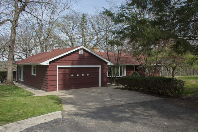 16819 Tanglewild Dr, Morrison, IL 61270 photo 2