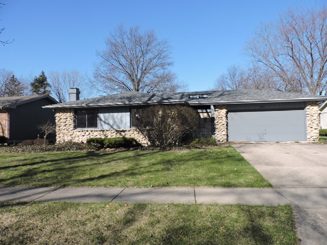 700 Carlton Dr, Elgin, IL 60120 photo 1