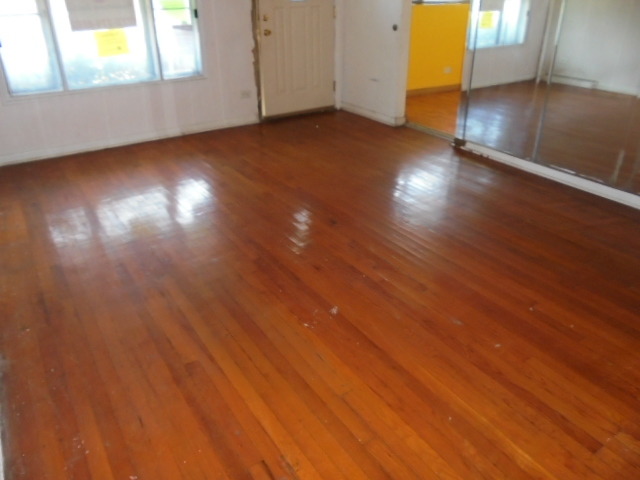 9750 S Emerald Ave, Chicago, IL 60628 photo 2