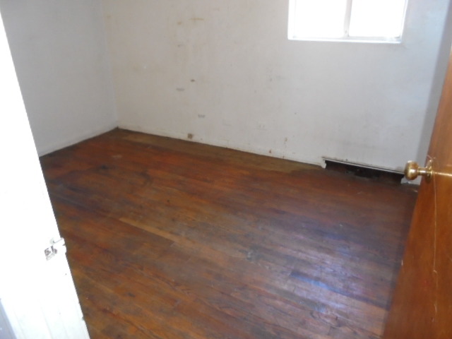 9750 S Emerald Ave, Chicago, IL 60628 photo 5