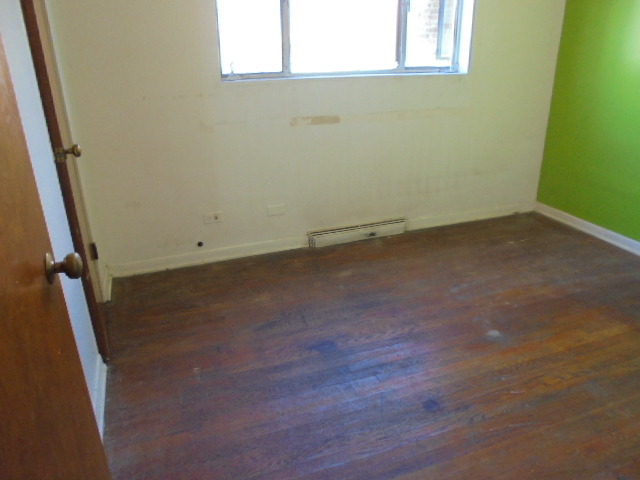9750 S Emerald Ave, Chicago, IL 60628 photo 4