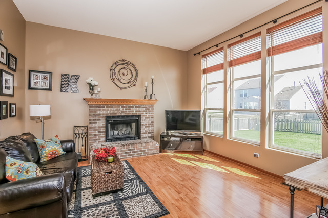 7424 Fordham Ln, Plainfield, IL 60586 photo 2