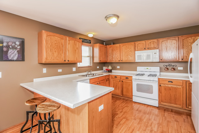 7424 Fordham Ln, Plainfield, IL 60586 photo 4