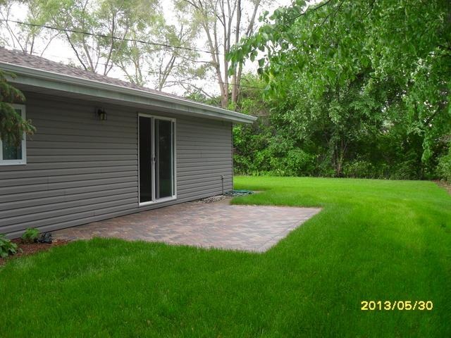 560 Lakeview Ln, Hoffman Estates, IL 60169 photo 3