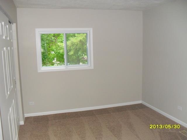 560 Lakeview Ln, Hoffman Estates, IL 60169 photo 9