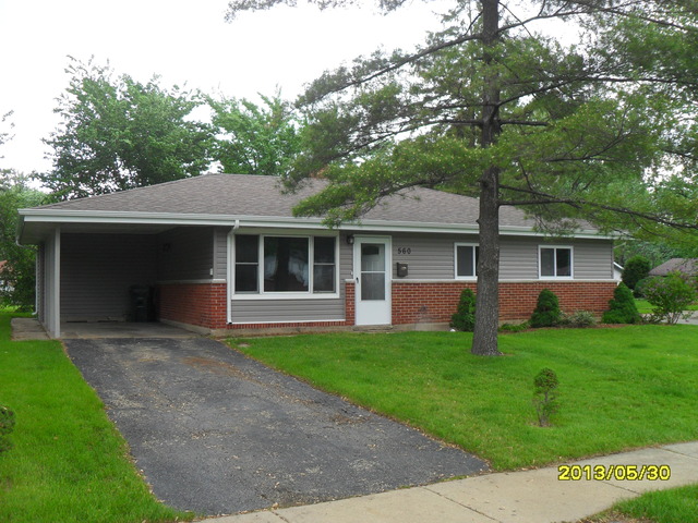 560 Lakeview Ln, Hoffman Estates, IL 60169 photo 1
