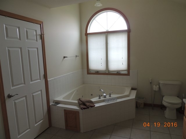 901 32nd St, Peru, IL 61354 photo 14