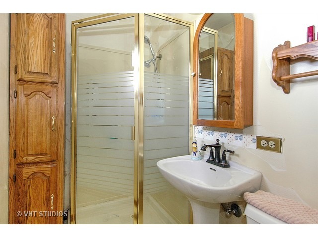 335 Maricopa Ln, Hoffman Estates, IL 60169 photo 8