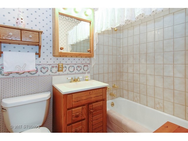 335 Maricopa Ln, Hoffman Estates, IL 60169 photo 10