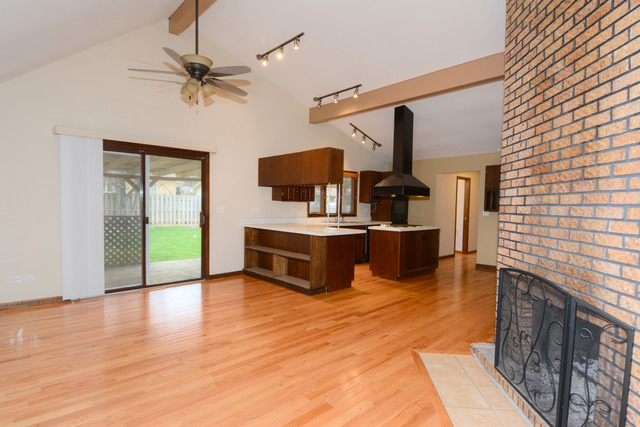 700 Scott Dr, Elgin, IL 60123 photo 3