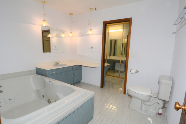 700 Scott Dr, Elgin, IL 60123 photo 8