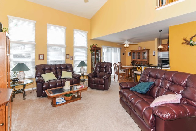 147 Lake Hill Dr, Steger, IL 60475 photo 2