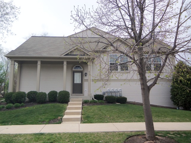 512 Conservatory Ln, Aurora, IL 60502 photo 2