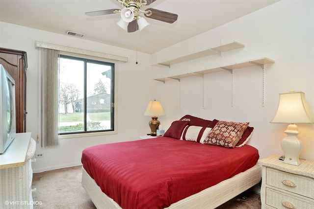 1022 Harbour Dr #1A, Wheeling, IL 60090 photo 9