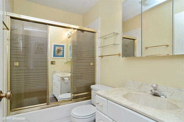1022 Harbour Dr #1A, Wheeling, IL 60090 photo 8