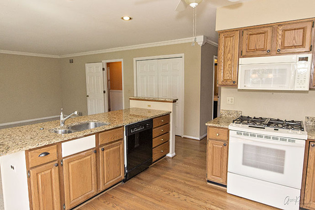 2121 Aspen Dr, Algonquin, IL 60102 photo 3