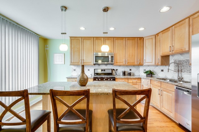 4125 Ruby St, Schiller Park, IL 60176 photo 4