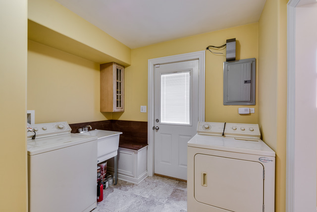 4125 Ruby St, Schiller Park, IL 60176 photo 9