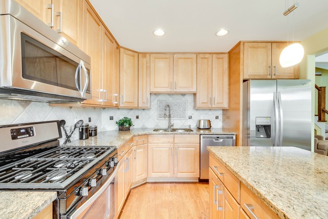 4125 Ruby St, Schiller Park, IL 60176 photo 2