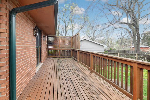 312 Village Rd, Willowbrook, IL 60527 photo 22