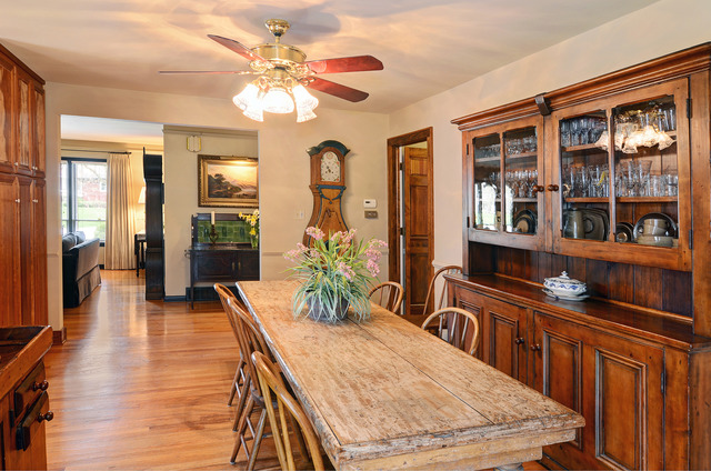 312 Village Rd, Willowbrook, IL 60527 photo 10