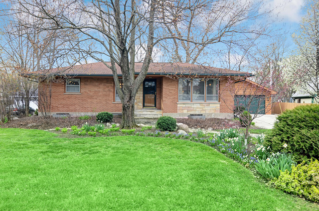 312 Village Rd, Willowbrook, IL 60527 photo 1
