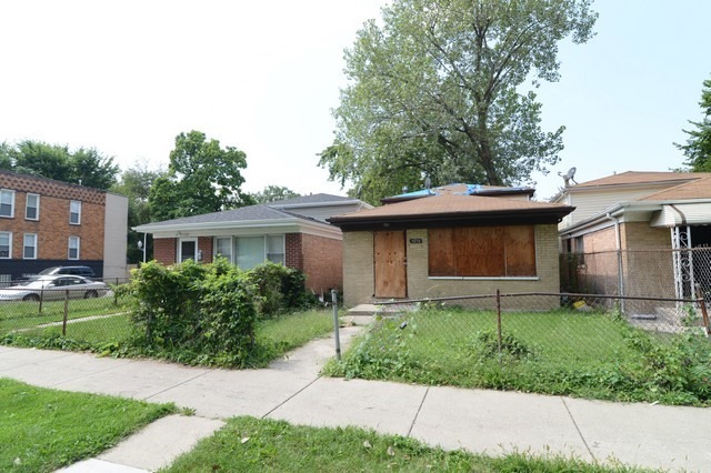 5654 S Aberdeen St, Chicago, IL 60621 photo 2