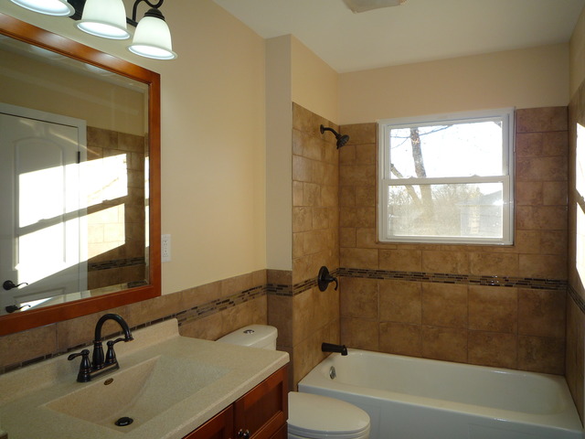 8104 Gatewood Ln, Woodridge, IL 60517 photo 7