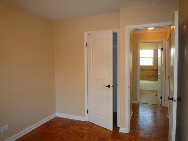 8104 Gatewood Ln, Woodridge, IL 60517 photo 5