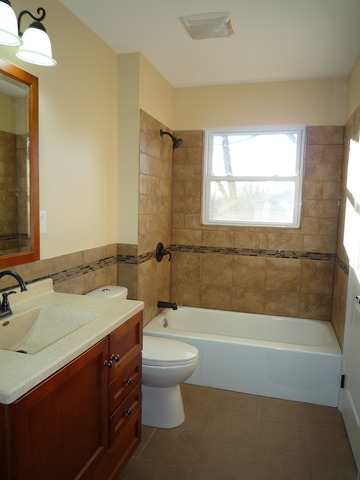 8104 Gatewood Ln, Woodridge, IL 60517 photo 6