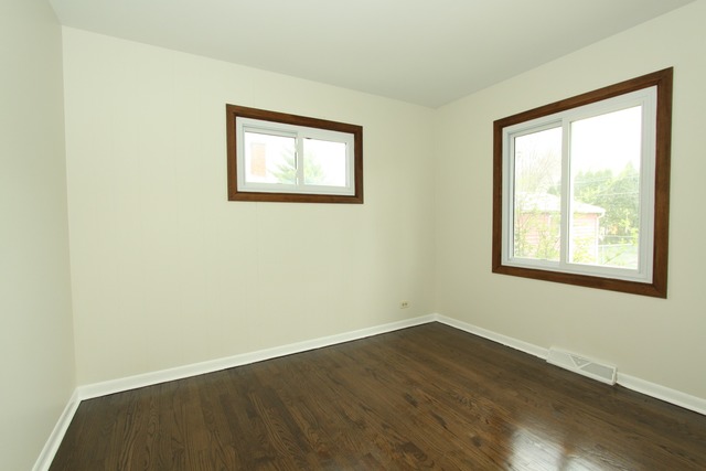 1211 Mohawk Dr, Elgin, IL 60120 photo 8