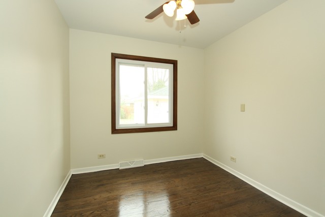 1211 Mohawk Dr, Elgin, IL 60120 photo 9