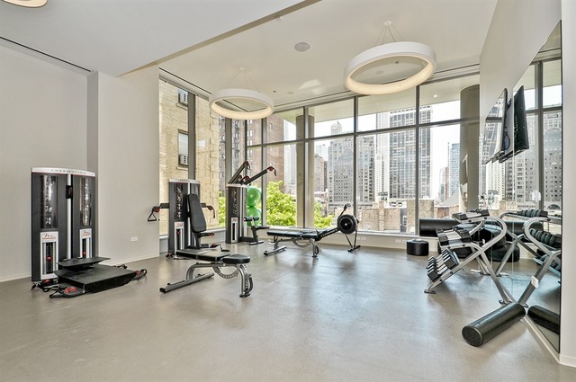 4 Elm St #18N, Chicago, IL 60611 photo 17