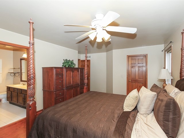 1352 Hunter Dr, Bartlett, IL 60103 photo 16