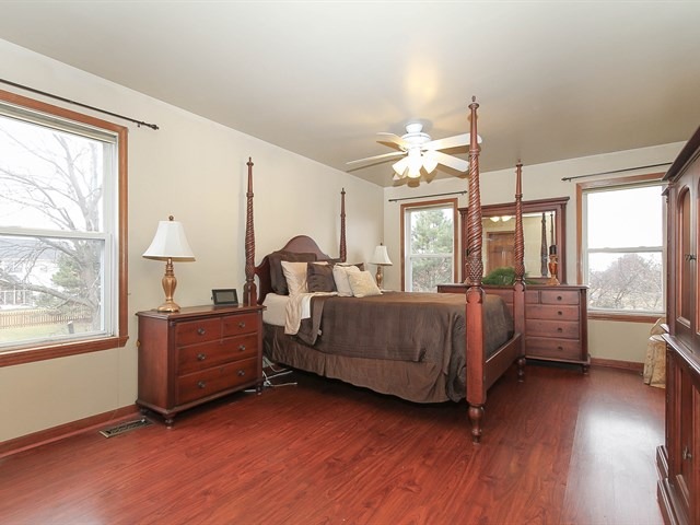 1352 Hunter Dr, Bartlett, IL 60103 photo 15