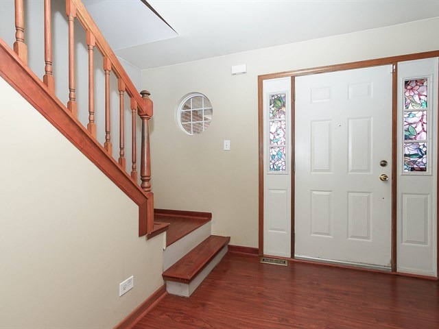 1352 Hunter Dr, Bartlett, IL 60103 photo 3
