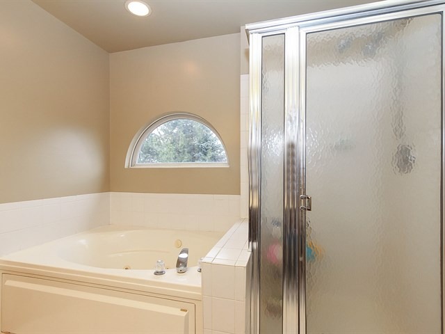 1352 Hunter Dr, Bartlett, IL 60103 photo 18