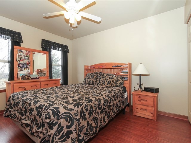 1352 Hunter Dr, Bartlett, IL 60103 photo 22