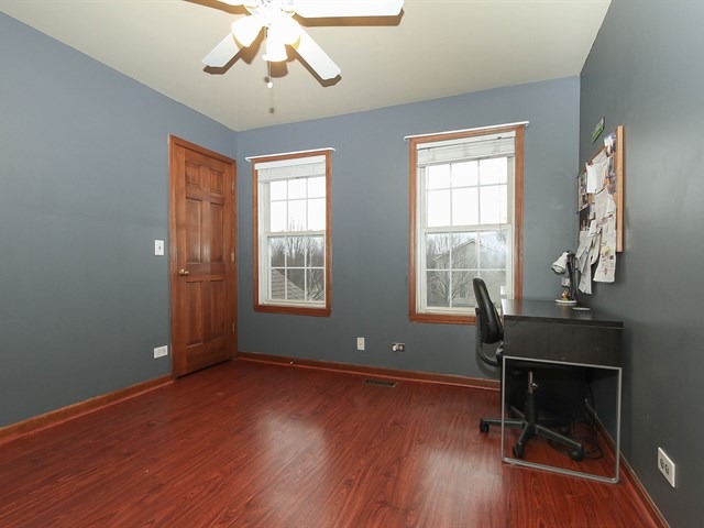 1352 Hunter Dr, Bartlett, IL 60103 photo 21